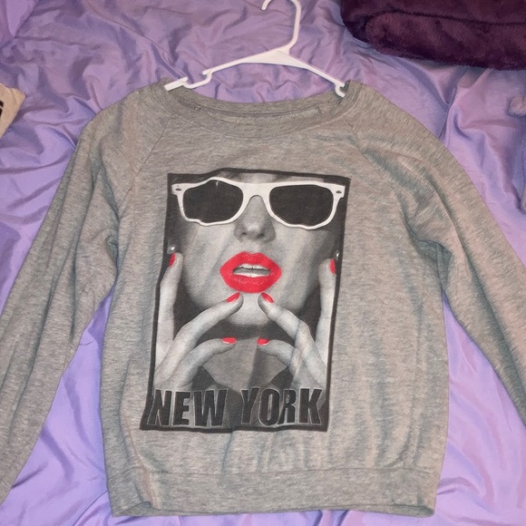 On Fire Tops - Long sleeve gray New York shirt